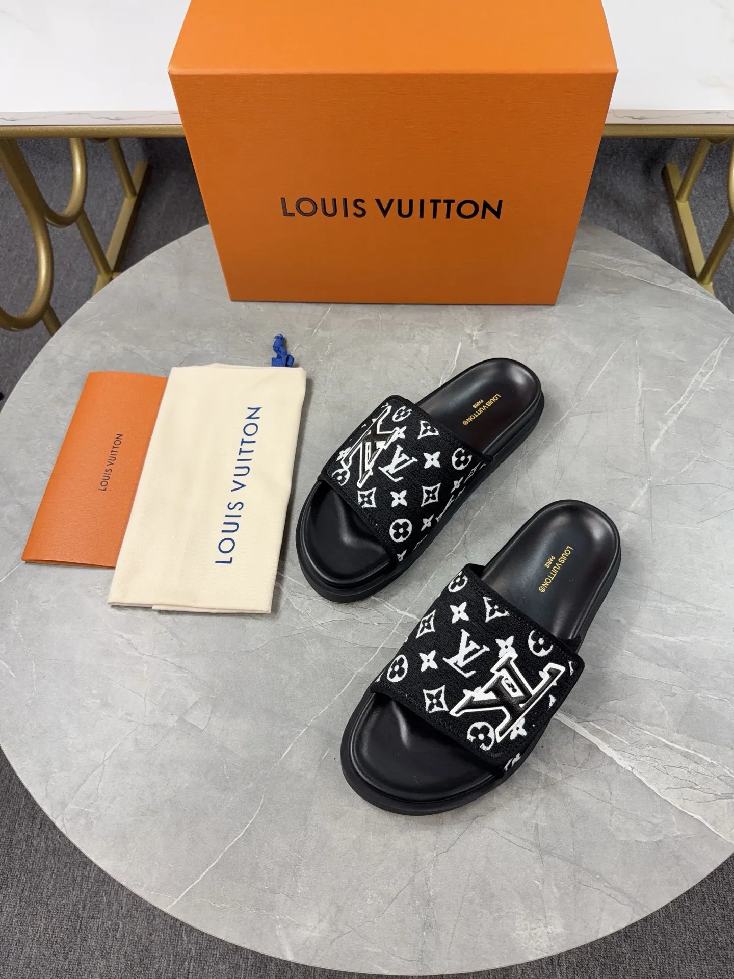 Men's Men's Shoes 💰380💰 🌈LV | Louis Vuitton ²⁰²³ 𝐬𝐬 🧡💚2025 Spring and Summer New Style Top Version‼ ️The original version is the same. The counter specializes in the latest straw slippers. Hard goods are new🆕 ❥Purchase level! Full of high-end feel! A popular model among bloggers at home and abroad, it’s retro and fashionable, and looks stunning on your feet! Mainly recommended models on the official website★ ━━━━━ ЅᏇєєt ━━━━━ ▪️Upper: original customized cowhide fabric ▪️Inner: cow lining ▪️Outsole: high-end rubber outsole ▪️Shoe size: 35-47 (46-47 customization is not returnable)